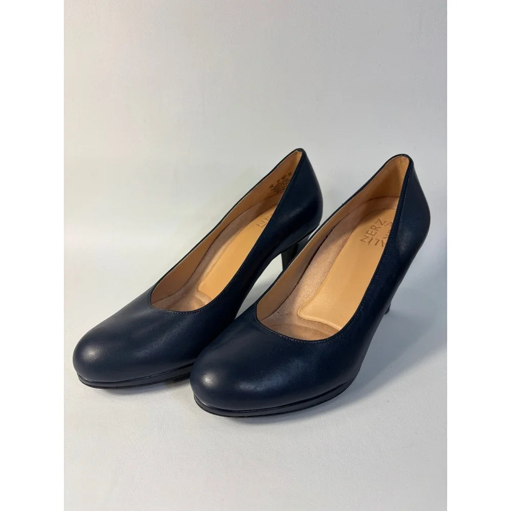 Naturalizer Navy Pump Size 7W